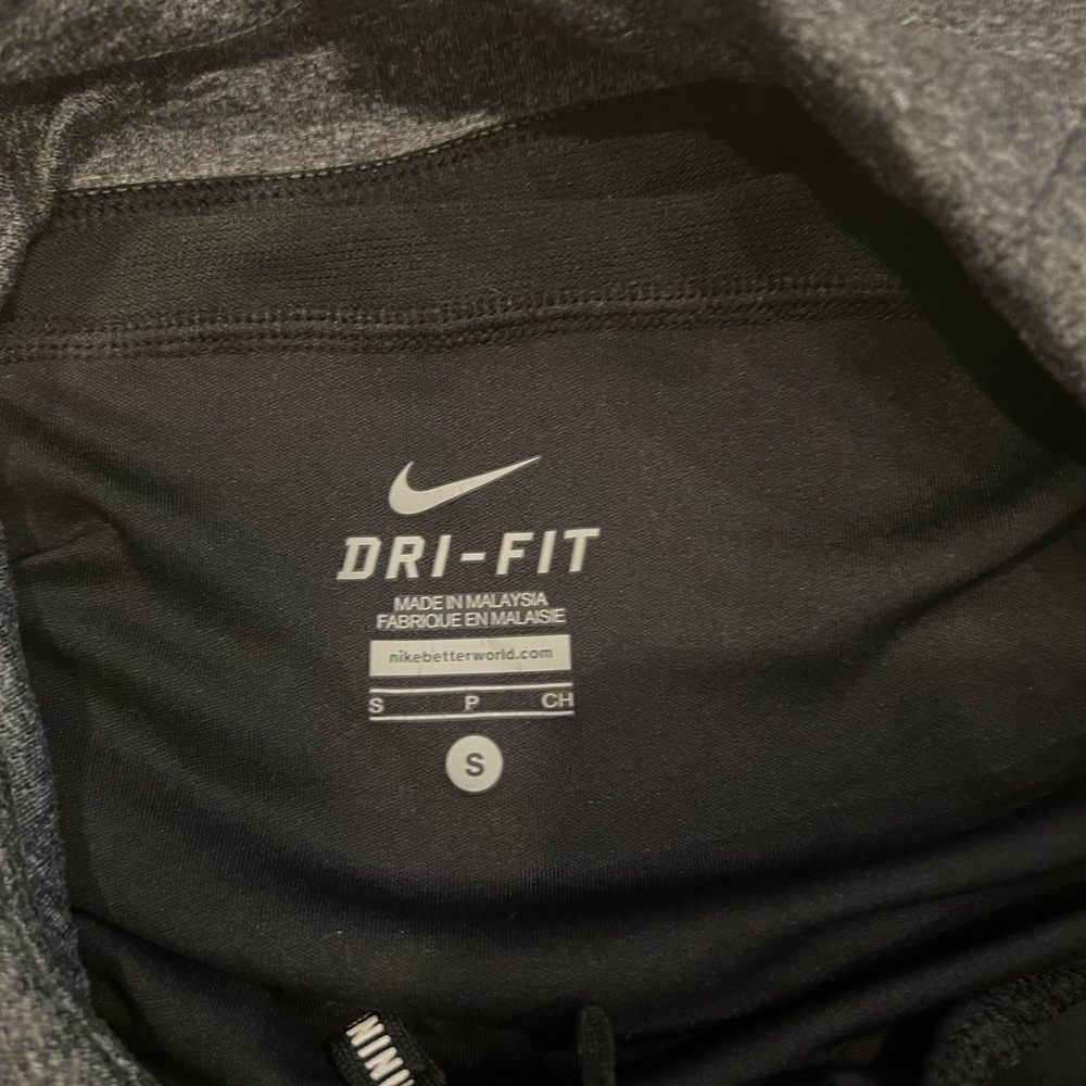 NWOT Nike Rival 3 inch Shorts | pockets, reflective - Picture 9 of 11